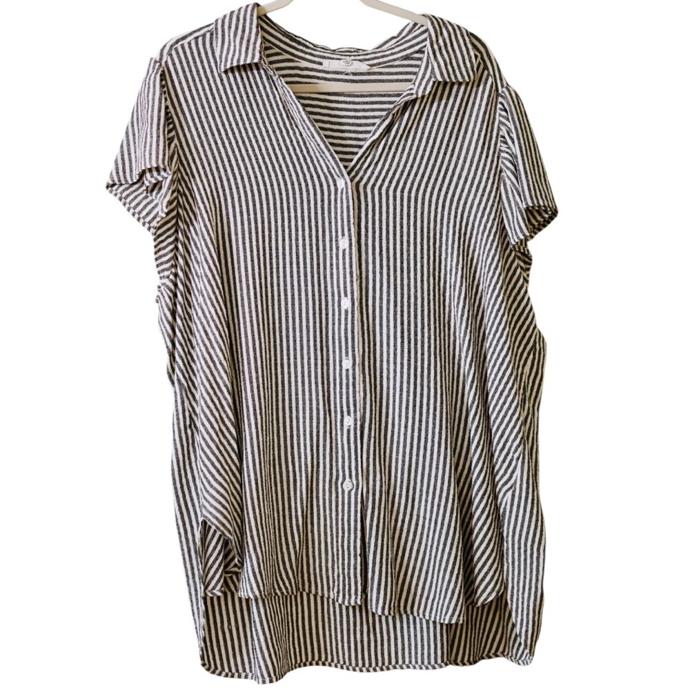 Jane and Delancey dark charcoal & White Striped Button up tunic Shirt plus 2X